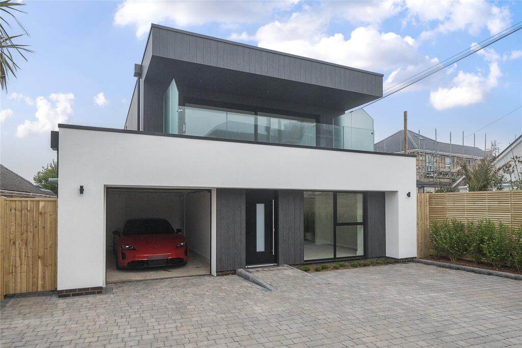 Additional image 31 of First Marine Avenue, Barton on Sea, New Milton, Hampshire, BH25