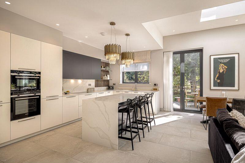 Additional image 5 of Essendon, Hertfordshire, AL9