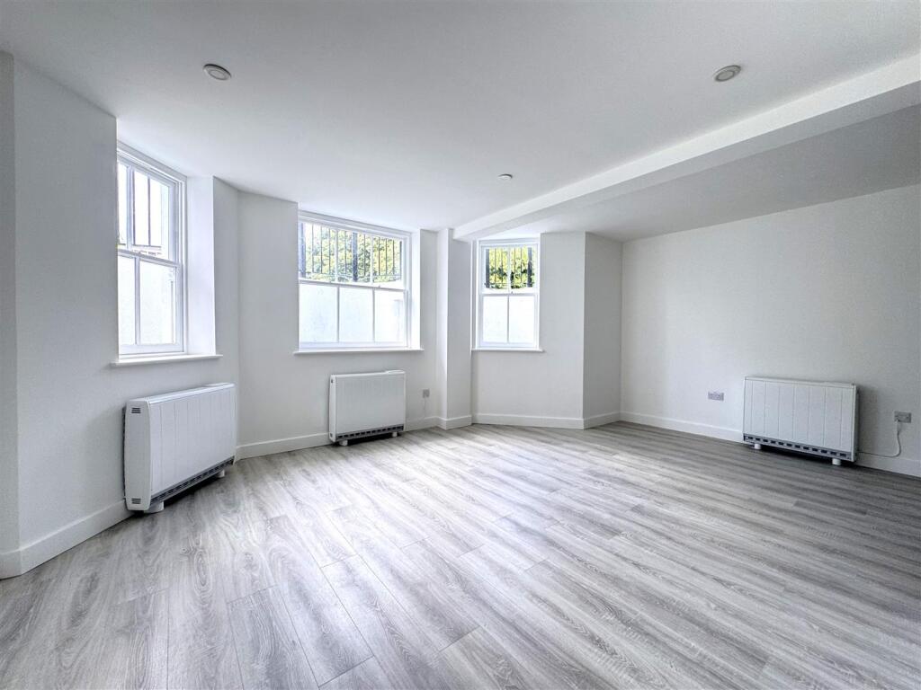 Additional image 4 of Hartington Place, Eastbourne BN21 3BG