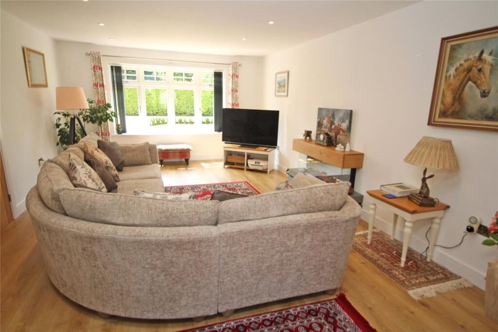 Additional image 8 of Barton Court Avenue, Barton on Sea, New Milton, Hampshire, BH25