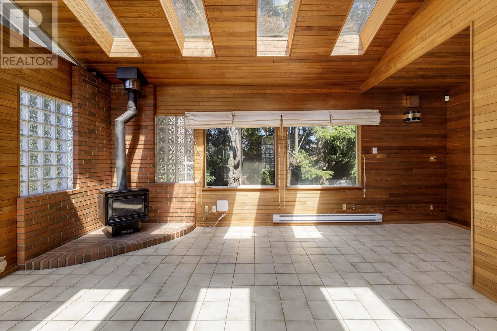 6791 GRIFFITHS AVENUE|Burnaby, British Columbia V5E2X4