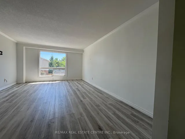 Additional image 4 of 648 Doon Village Rd Unit 5