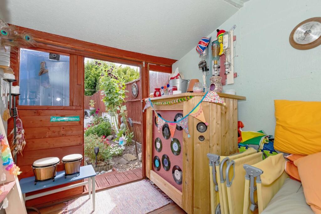 Additional image 13 of Kings close, Lancing