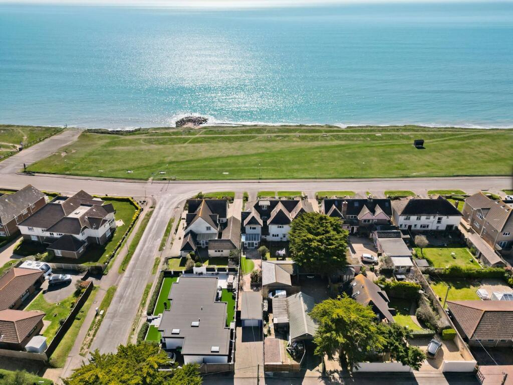 Additional image 23 of Marine Drive East, Barton on Sea, BH25