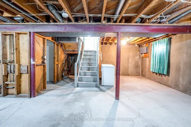 Additional image 33 of 23 Henley Cres