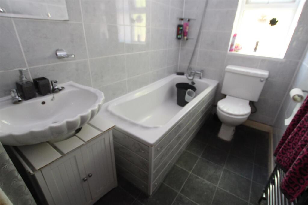 Additional image 16 of Curzon Road, Barkerend, Bradford