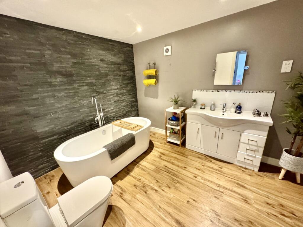 Additional image 4 of Oak Rise, Hunsworth, Cleckheaton, BD19