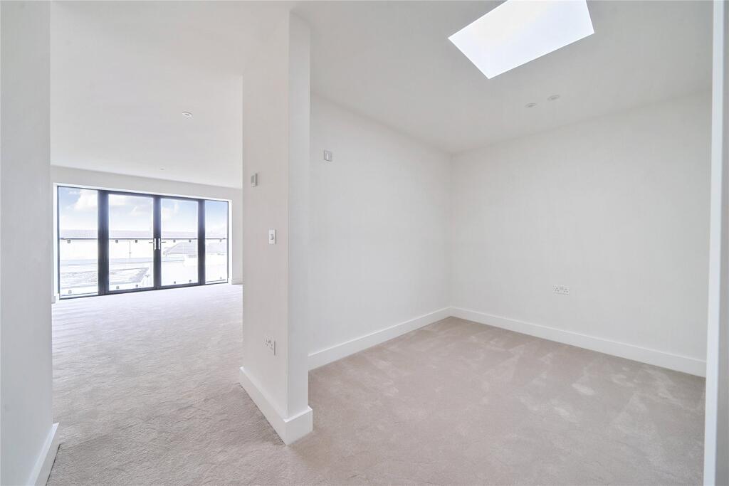 Additional image 14 of First Marine Avenue, Barton on Sea, New Milton, Hampshire, BH25