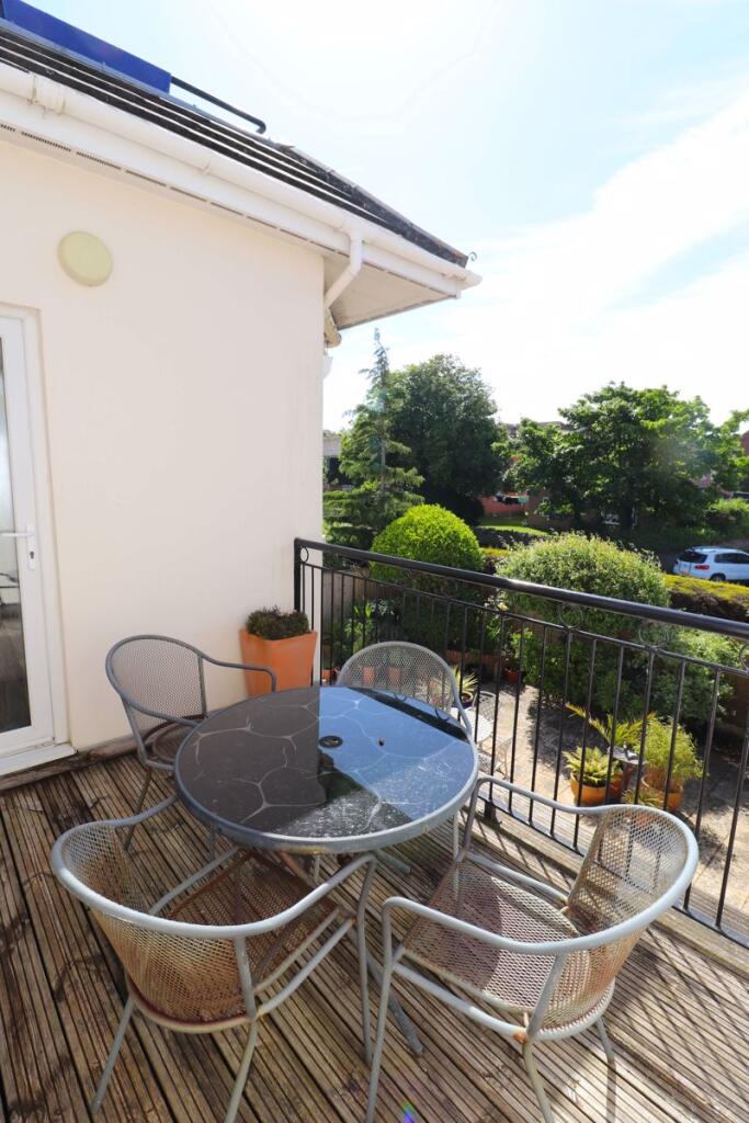Additional image 18 of 3 Double Bedroom Apartment Close To Beach & Town Centre - Holiday Lets Permitted