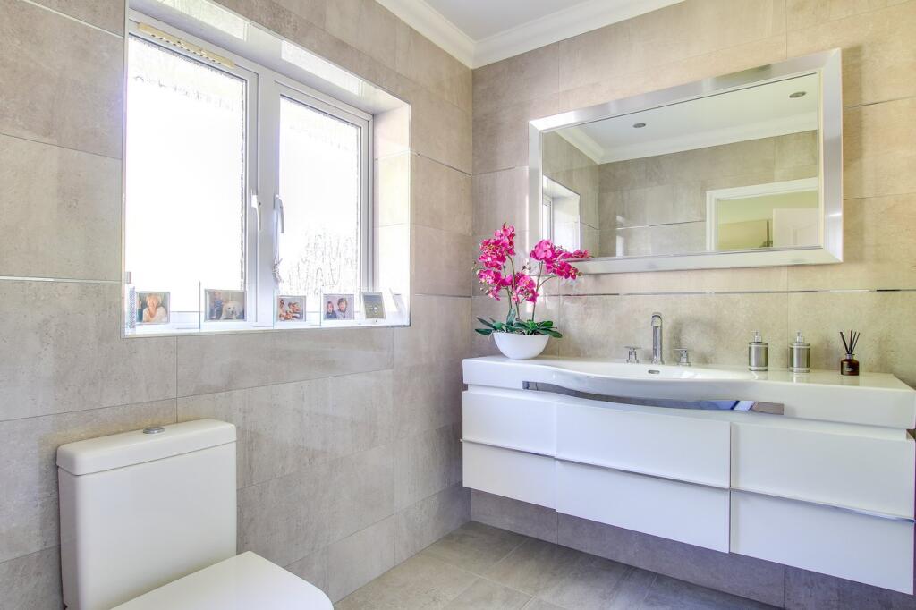 Additional image 19 of Glen Close, Barton on Sea, New Milton, BH25