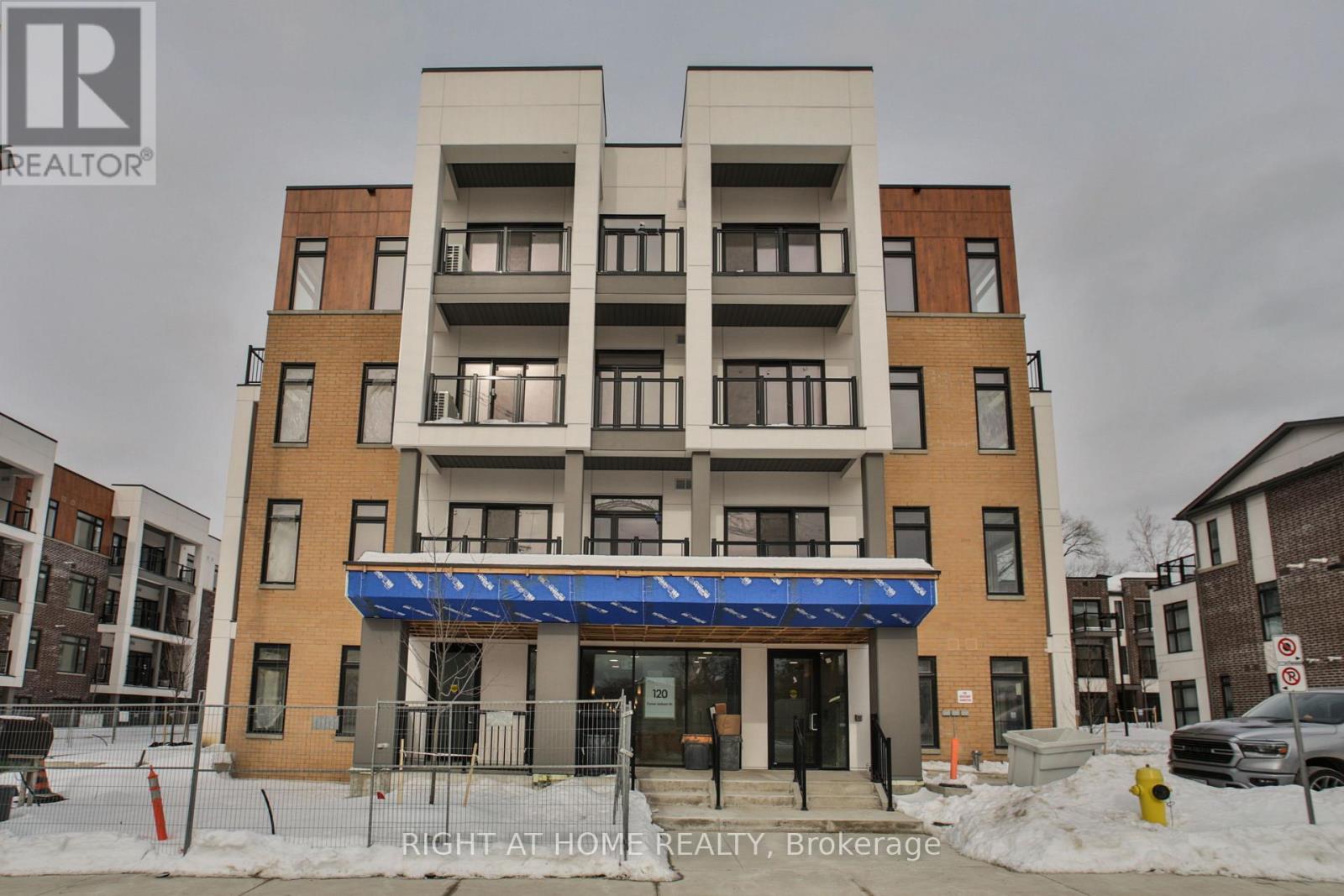 Property image for E-308 - 120 CANON JACKSON DRIVE|Toronto (Beechborough-Greenbrook), Ontario M6M0B8