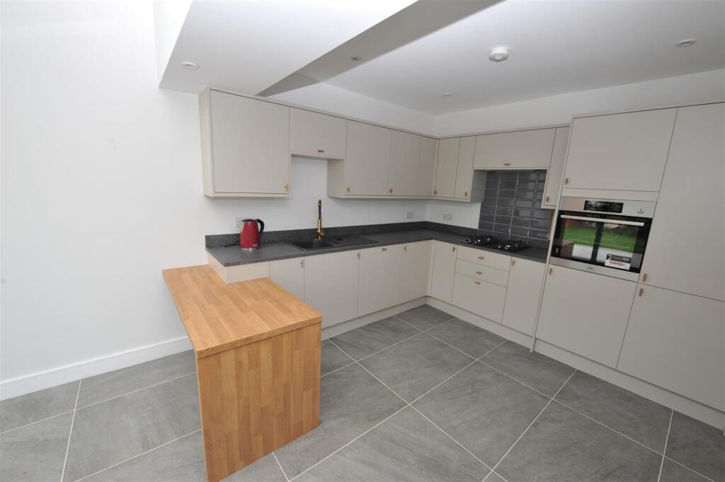 Additional image 5 of Leeds Road, Eccleshill