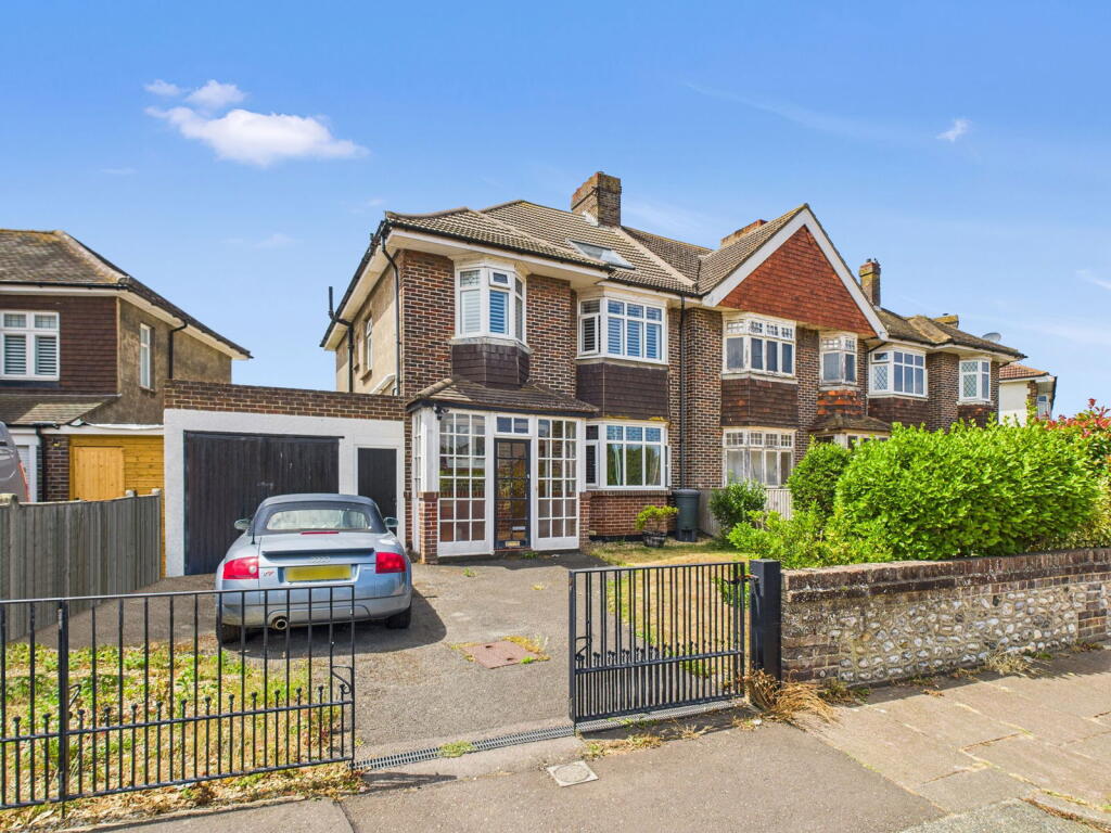 Seamill Park Crescent, Worthing, BN11 2PN