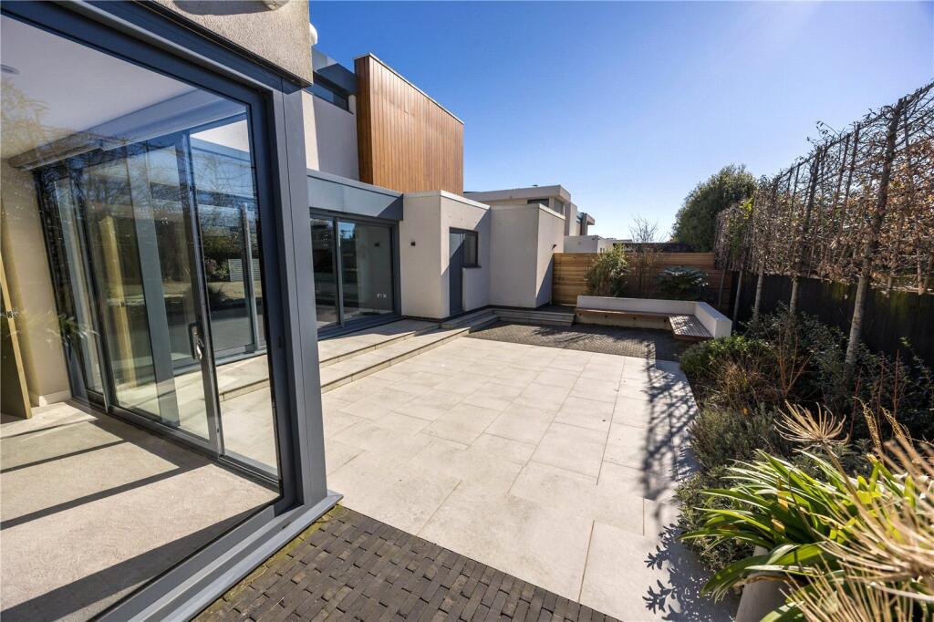 Additional image 19 of Avon Run Close, Christchurch, Dorset, BH23