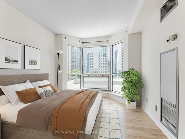 Additional image 5 of 10 Queens Quay Unit 811