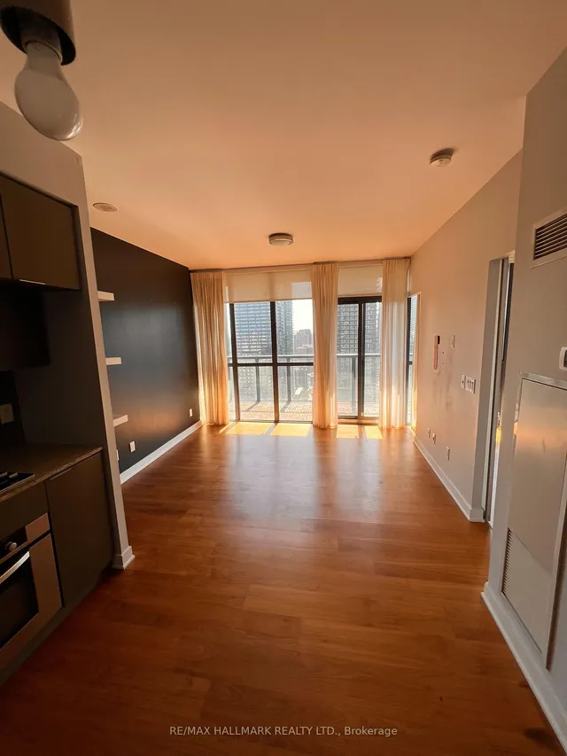 Additional image 3 of 110 Charles St Unit 3105