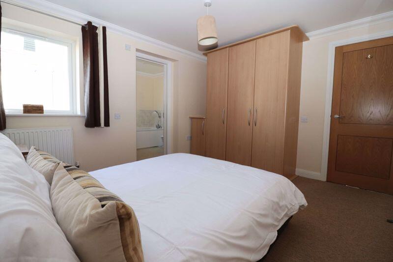 Additional image 11 of 3 Double Bedroom Apartment Close To Beach & Town Centre - Holiday Lets Permitted