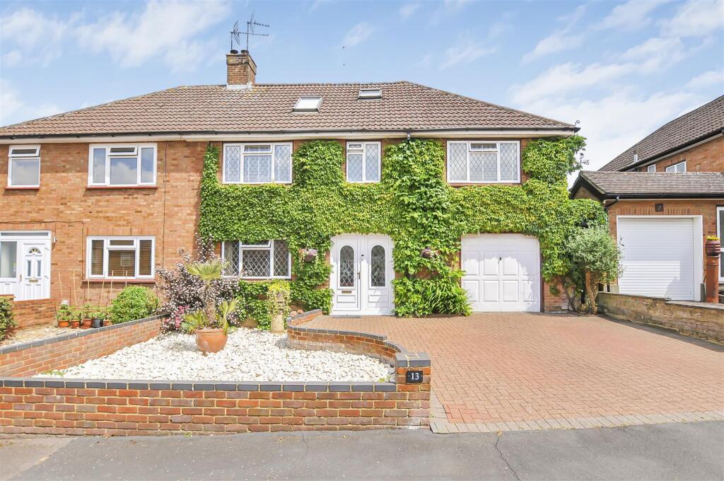 Reynards Way, Bricket Wood, St. Albans