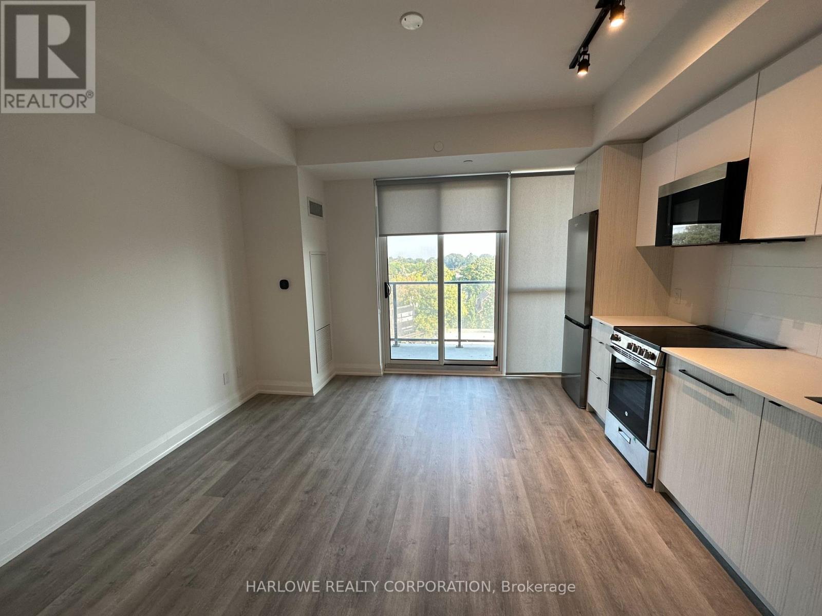 Property image for 605 - 2369 DANFORTH AVENUE|Toronto (East End-Danforth), Ontario M4C0B1
