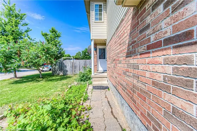 Additional image 4 of 40 Red Clover Cres