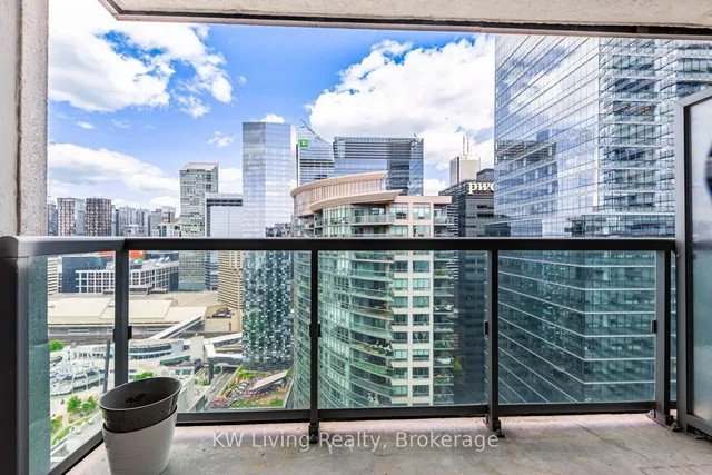 Additional image 20 of 19 Grand Trunk Cres Unit #3903