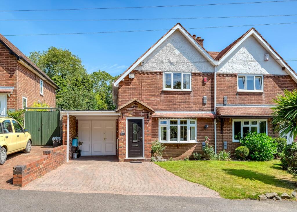 Birmingham Road, Lickey End, B61