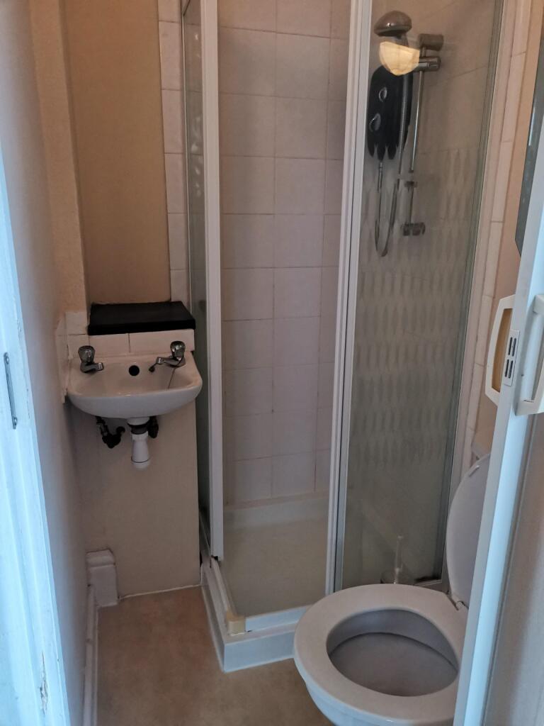 Additional image 5 of 1 bedroom First Floor Studio in Queens Park