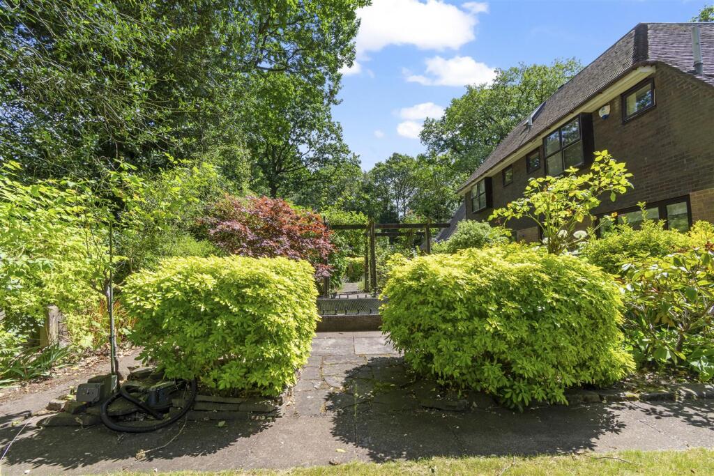 Additional image 48 of Endwood Drive, Little Aston Park