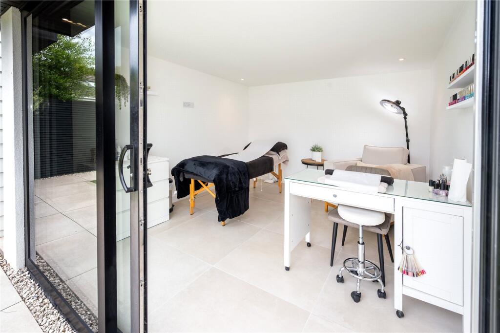 Additional image 28 of Springfield Avenue, Christchurch, Dorset, BH23