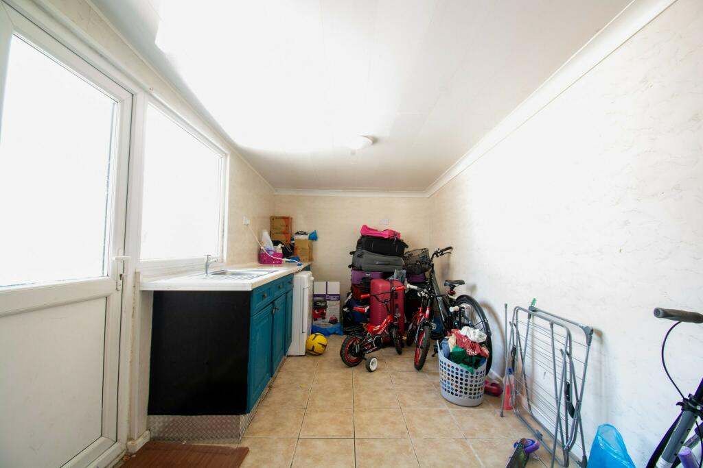 Additional image 9 of Large 4/5 Bed Detached House in Ensbury Park