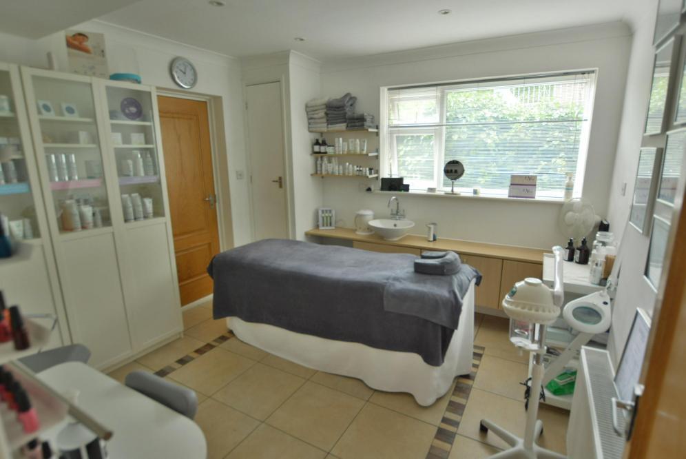 Additional image 9 of Heath Close, Colehill, Dorset, BH21 2LP