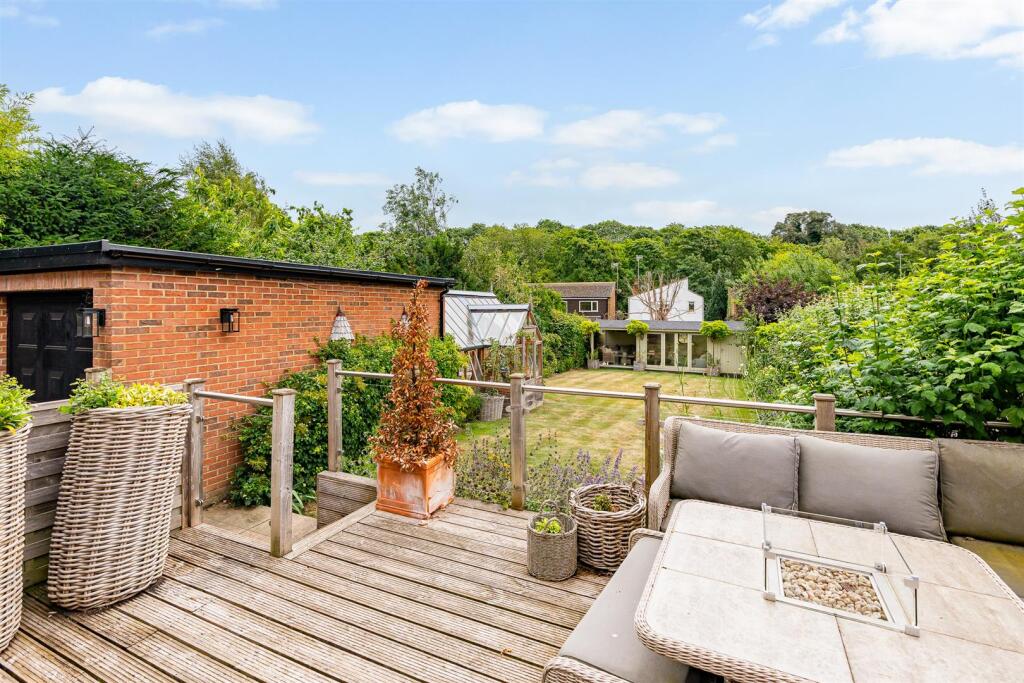 Additional image 24 of Wendover Drive, Welwyn