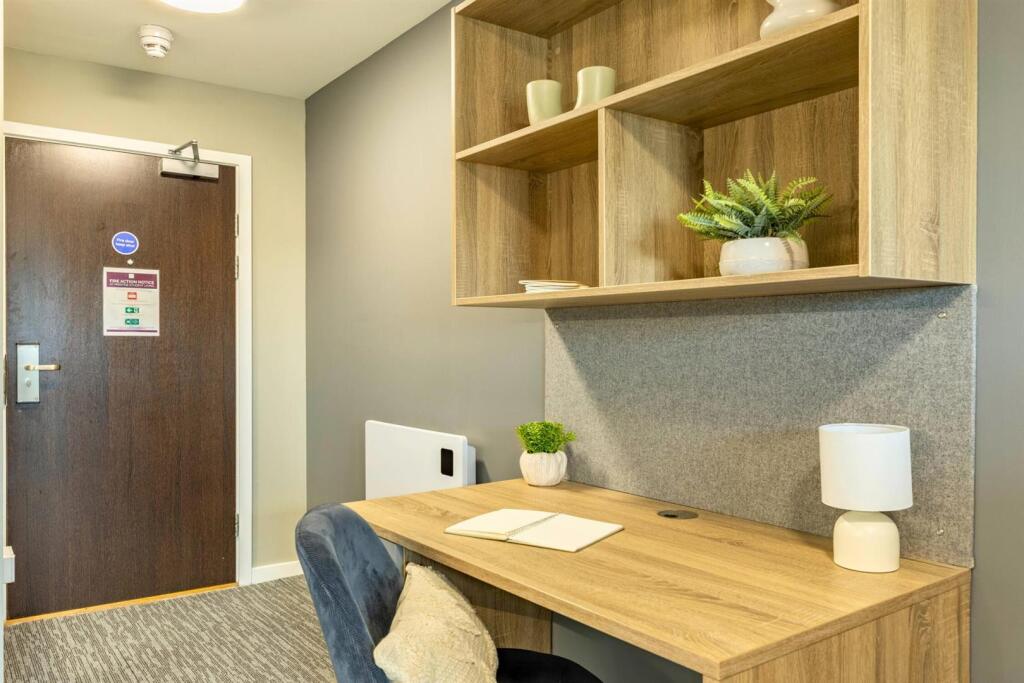 Additional image 7 of Aberdeen | Student | September | AB11