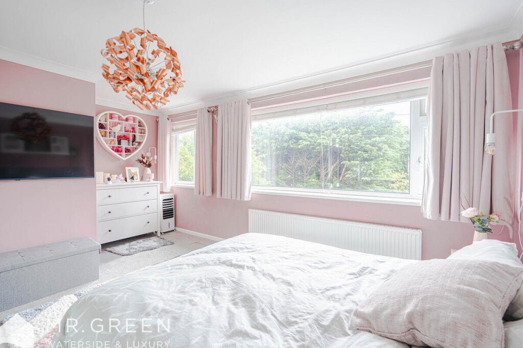 Additional image 8 of York Close, Christchurch, Dorset, BH23 2DB