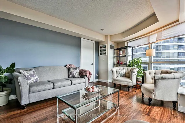 Additional image 14 of 181 Village Green Sq Unit 1714