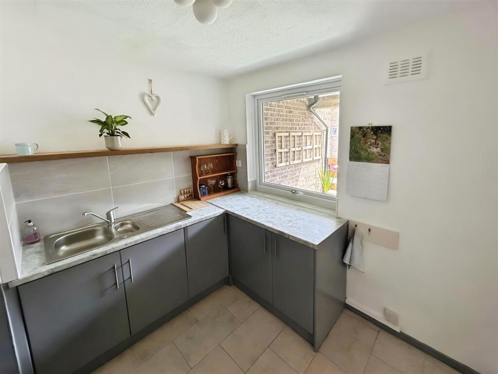 Additional image 18 of Frizley Gardens, Bradford