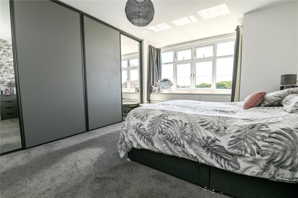 Additional image 24 of Barton Court Avenue, Barton on Sea, New Milton, Hampshire, BH25