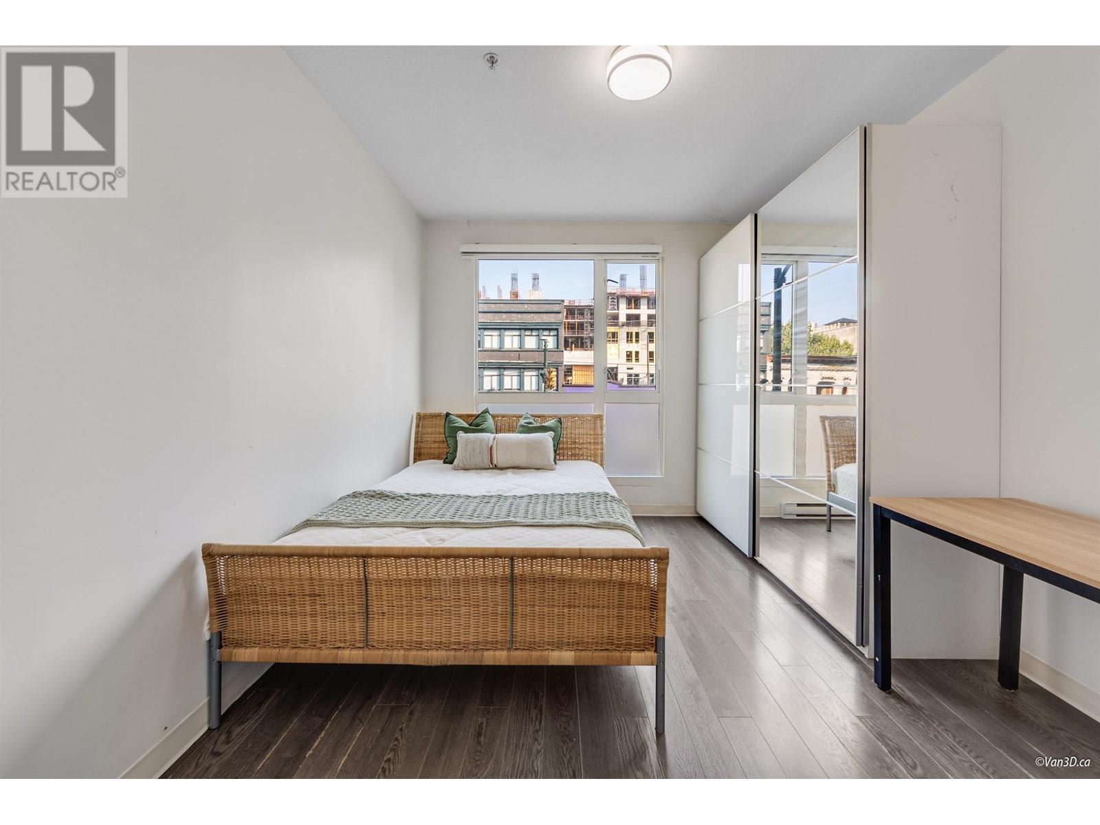 206 138 E HASTINGS STREET|Vancouver, British Columbia V6A1N4