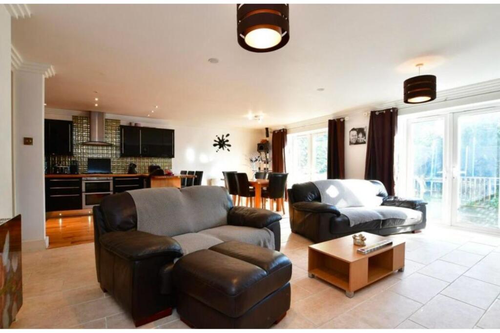 Additional image 12 of The Ridgway, Brighton, BN2