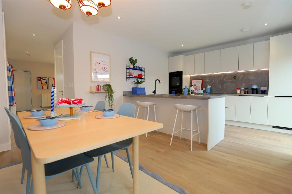 Additional image 5 of Eighteen35