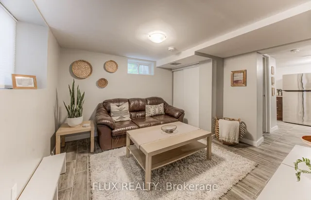 Additional image 7 of 98 Harber Ave