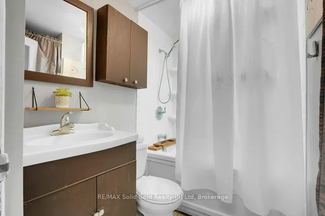 Additional image 19 of 18 Camrose Crt