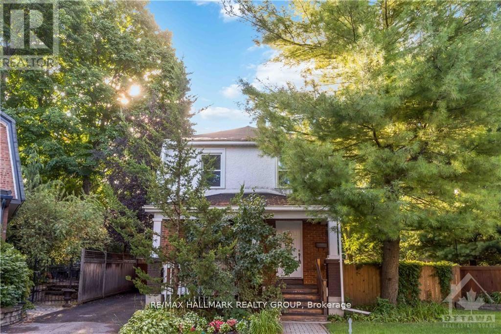 Primary image of 3 ASHBURY PLACE|Ottawa, Ontario K1M1H3