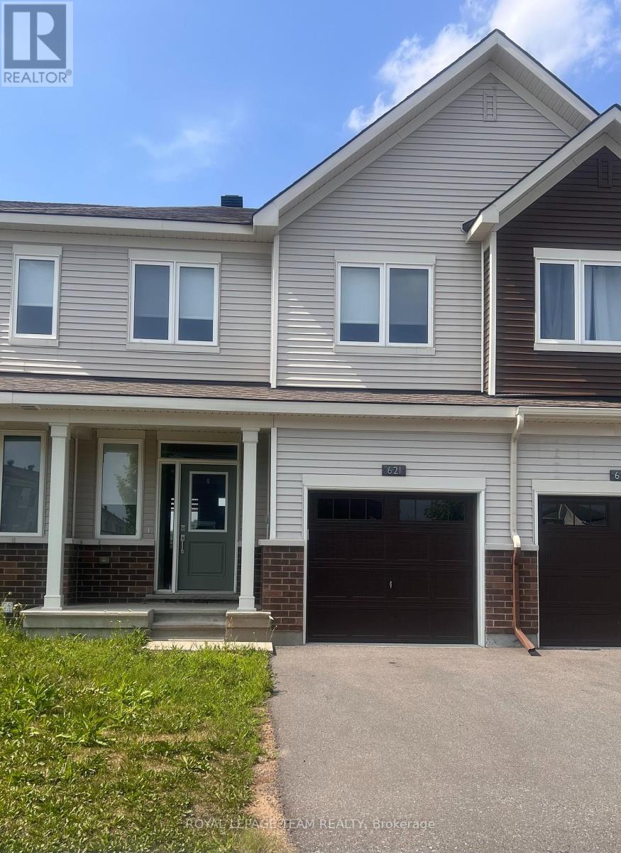621 CREVIER WALK|Ottawa, Ontario K1W0M5