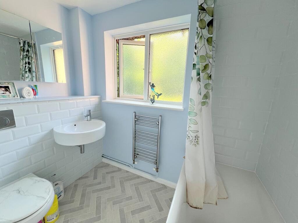Additional image 9 of Eastlands, New Milton, Hampshire. BH25 5PH