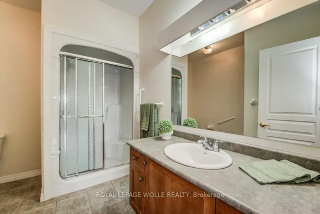 Additional image 25 of 165 Chandos Dr Unit 3