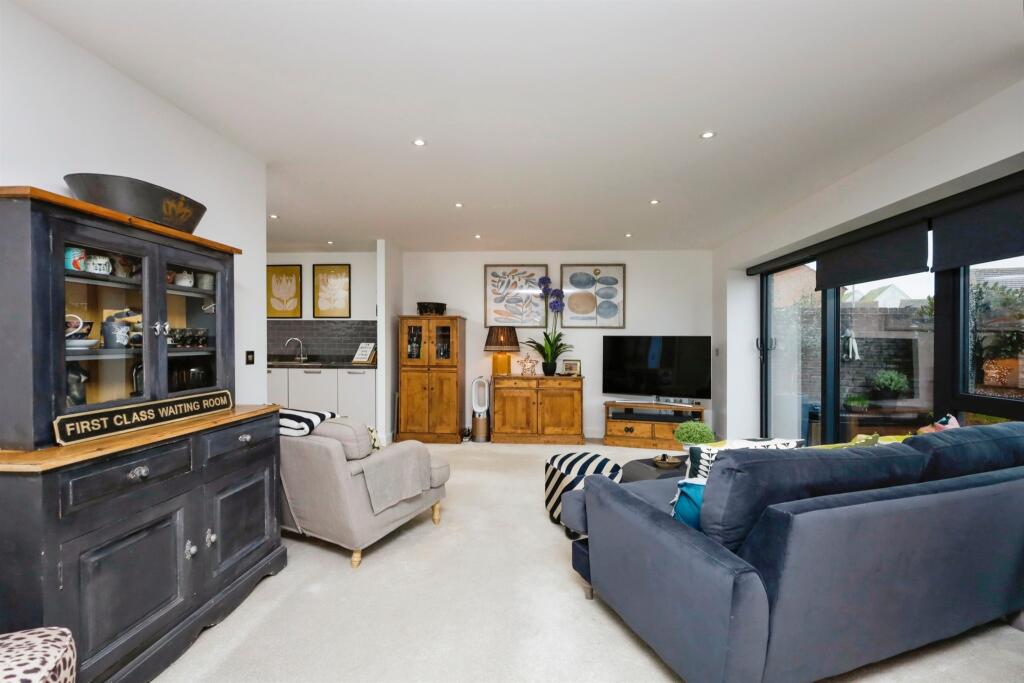 Additional image 7 of Genovesa Way, Eastbourne