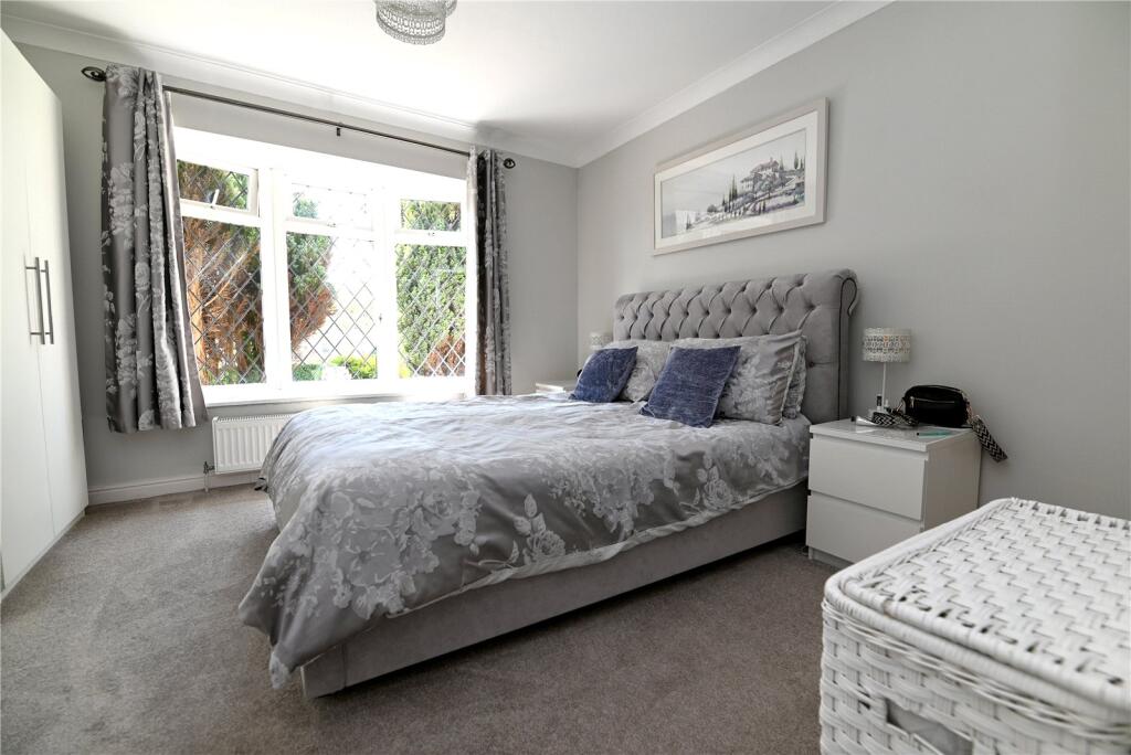 Additional image 20 of Solent Drive, Barton on Sea, New Milton, Hampshire, BH25
