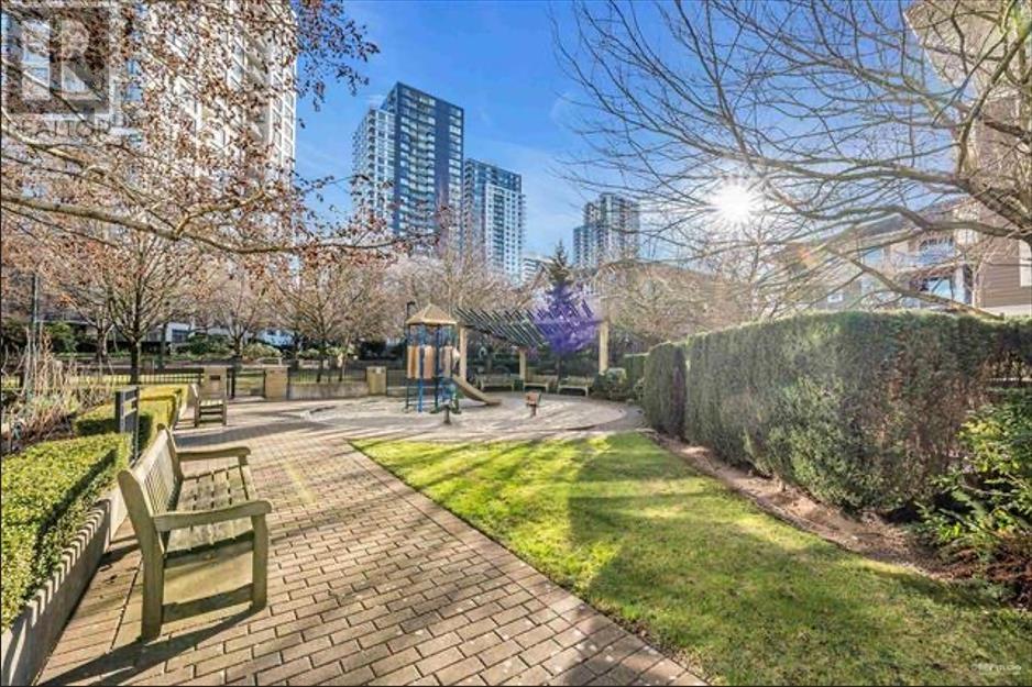 2102 5380 OBEN STREET|Vancouver, British Columbia V5R6H7