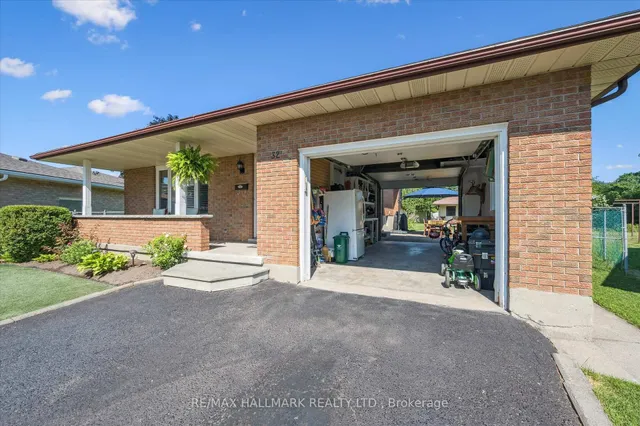 Additional image 30 of 32 Warwick Crt